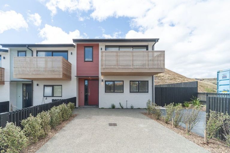 Photo of property in 47 Oakum Road, Whitby, Porirua, 5024