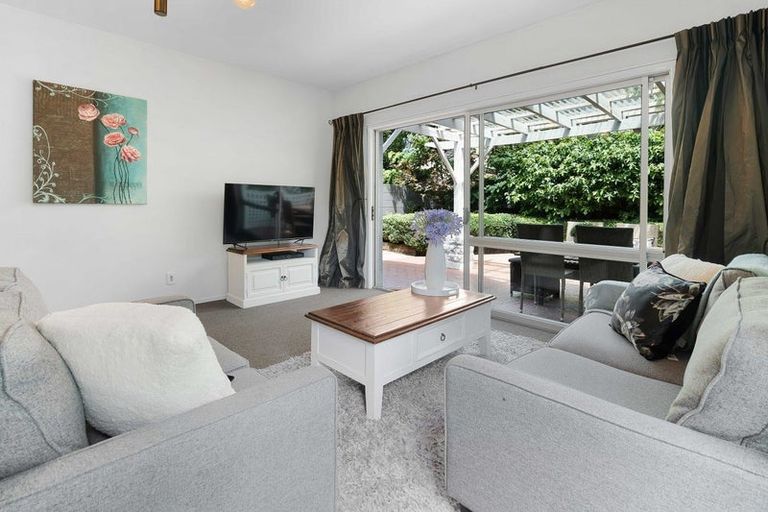 Photo of property in 7 Rachel Place, Avonhead, Christchurch, 8042