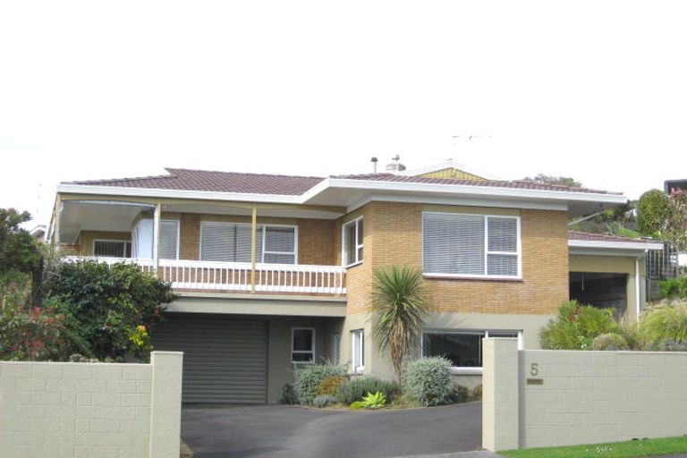 Photo of property in 5 Darwin Crescent, Spotswood, New Plymouth, 4310