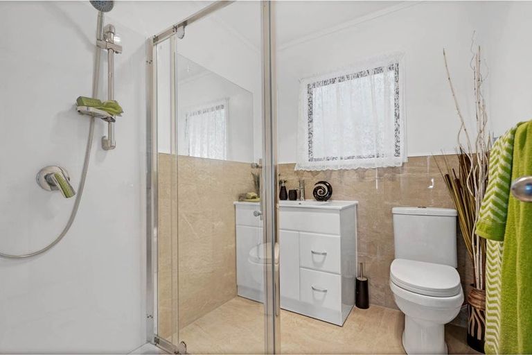 Photo of property in 3/16 Pine Street, New Lynn, Auckland, 0600