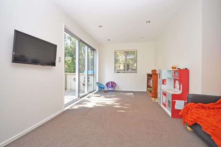 Photo of property in 585 South Titirangi Road, Titirangi, Auckland, 0604