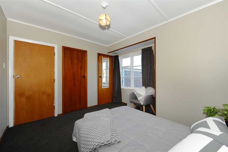 Photo of property in 28 Avro Crescent, Hornby, Christchurch, 8042