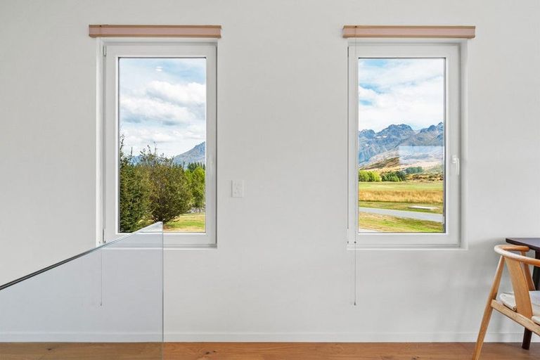 Photo of property in 22 Soudley Court, Jacks Point, Queenstown, 9371