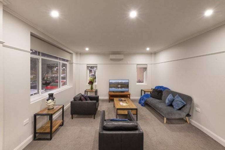 Photo of property in Fountain Court, 16/48u Oriental Parade, Oriental Bay, Wellington, 6011