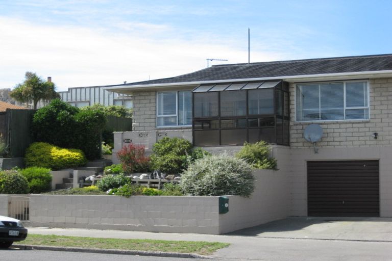 Photo of property in 3 Bridge Street, New Brighton, Christchurch, 8062