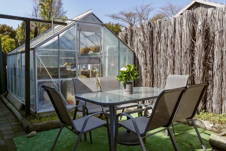 Photo of property in 4 Kereru Street, Two Mile Bay, Taupo, 3330