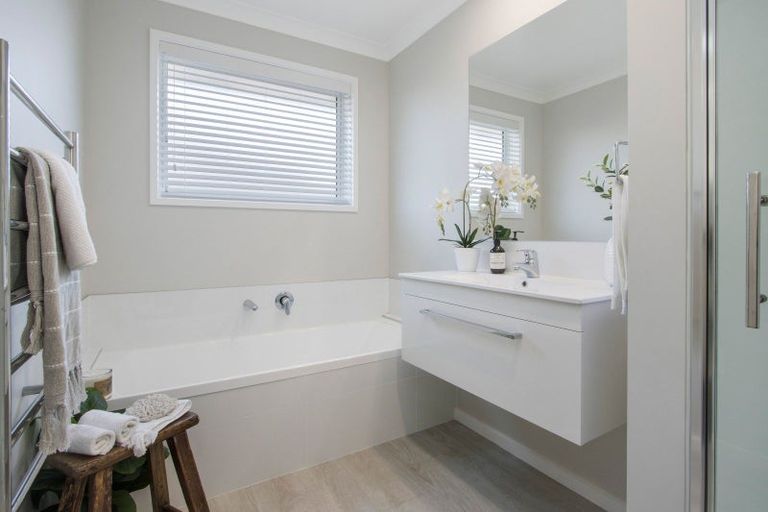 Photo of property in 23 Kahawai Place, Omokoroa, 3114