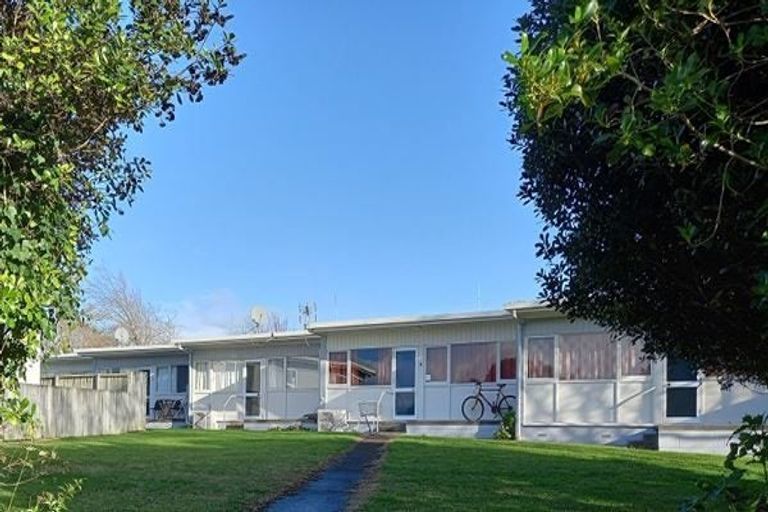 Photo of property in 18 Kent Street, Waiuku, 2123