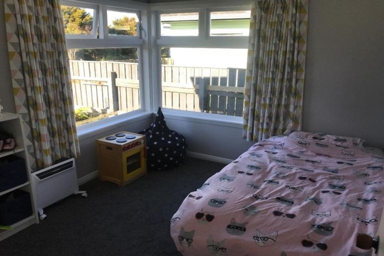 Photo of property in 5 Chapman Street, Johnsonville, Wellington, 6037