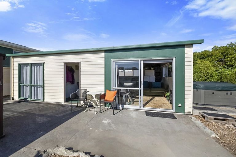 Photo of property in 4 Kelvin Place, Westown, New Plymouth, 4310