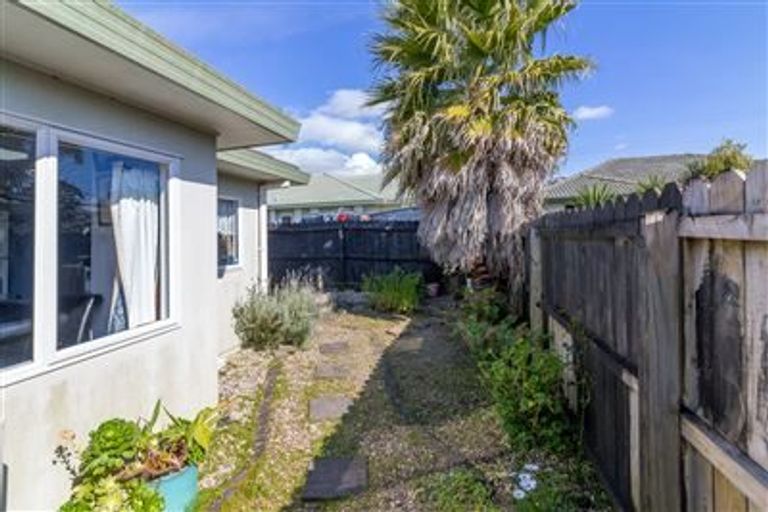 Photo of property in 87 Pooks Road, Ranui, Auckland, 0612