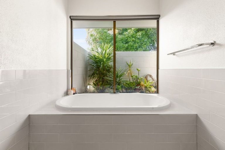 Photo of property in 35a Lucknow Road, Havelock North, 4130