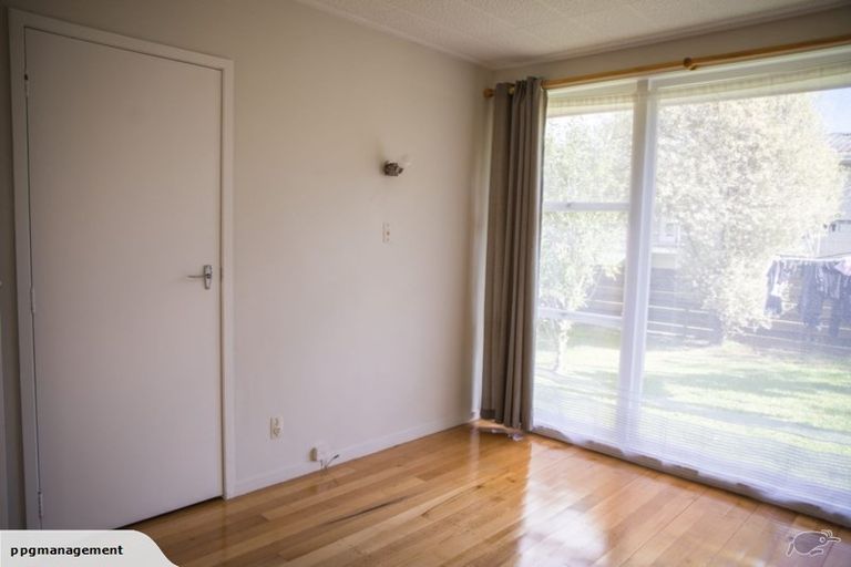 Photo of property in 1/11 Liston Street, Northcote, Auckland, 0627