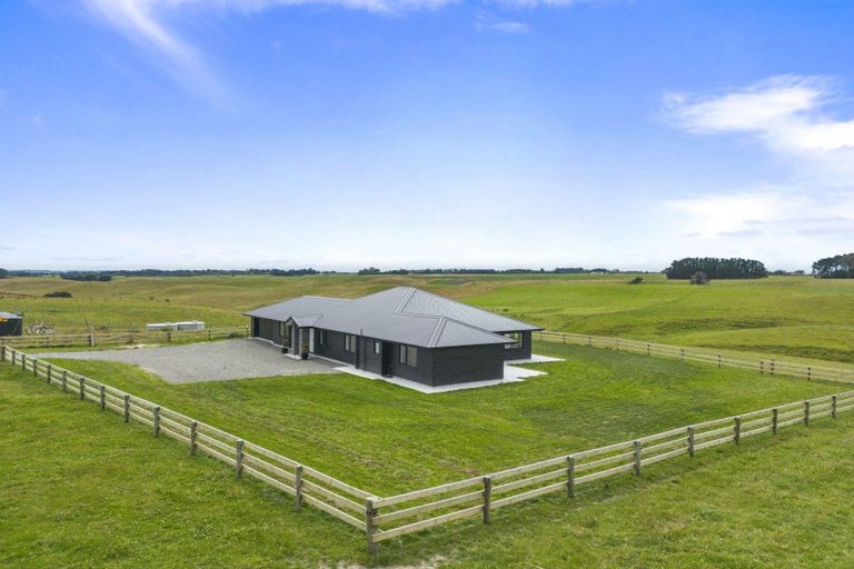 Photo of property in 539 Cemetery Road, Sanson, Palmerston North, 4479