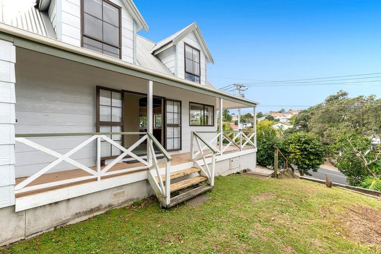 Photo of property in 13 Makiri Street, Helensville, 0800
