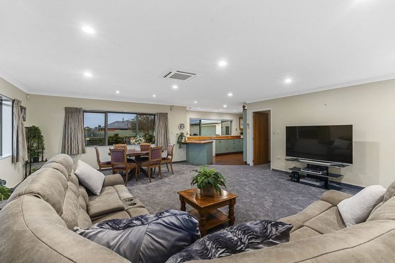 Photo of property in 11 Desmond Place, Bell Block, New Plymouth, 4312