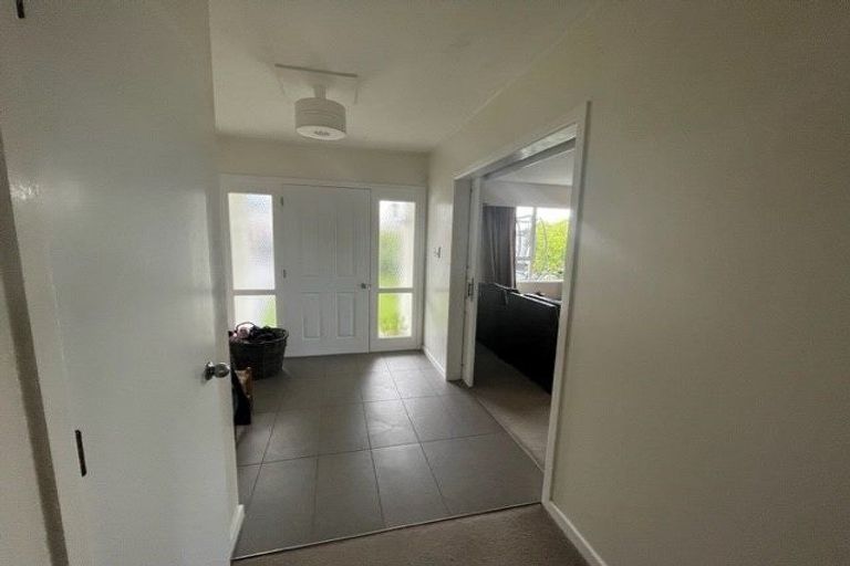 Photo of property in 14 Ardal Grove, Tirohanga, Lower Hutt, 5010