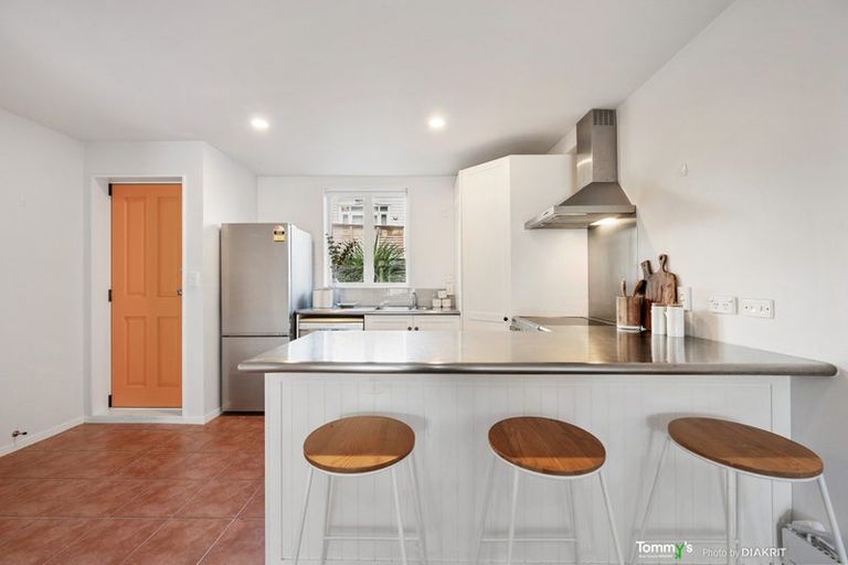Photo of property in Victoria Villas, 43/35u Pirie Street, Mount Victoria, Wellington, 6011