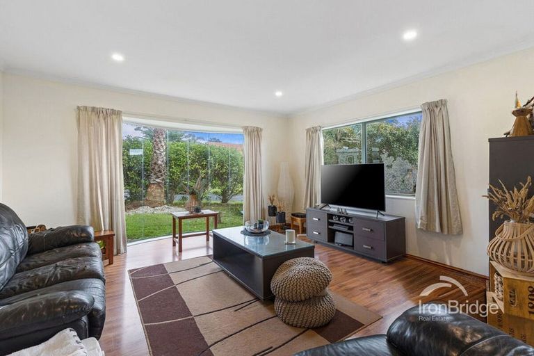 Photo of property in 7 Jadewynn Drive, Massey, Auckland, 0614
