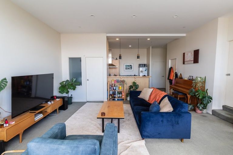 Photo of property in Stadium Garden Flats, 211/107 Thorndon Quay, Pipitea, Wellington, 6011