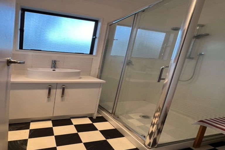 Photo of property in 3/11 Fruitvale Road, New Lynn, Auckland, 0600