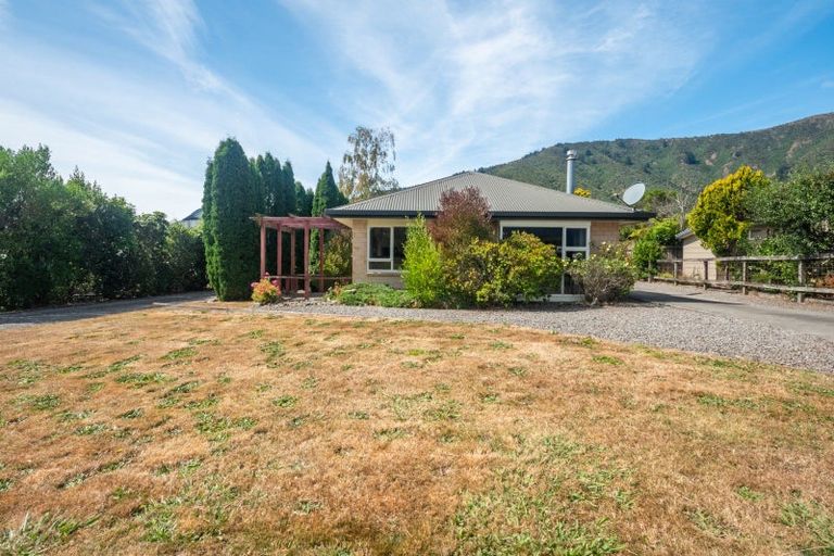 Photo of property in 9 Captains Close, Waikawa, Picton, 7220