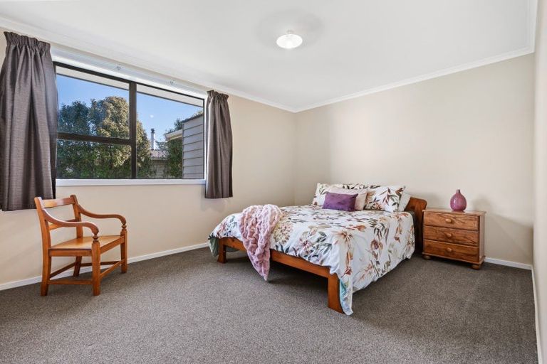 Photo of property in 5 Castle Street, Waihola, Milton, 9073