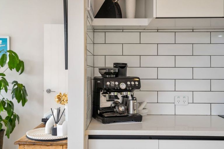 Photo of property in 2/19 Bishopgate Street, Birkdale, Auckland, 0626