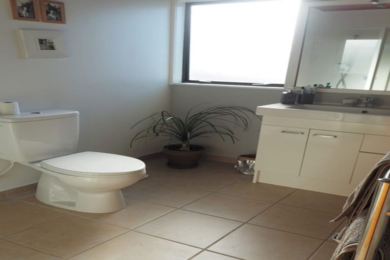 Photo of property in 22 Satara Crescent, Khandallah, Wellington, 6035