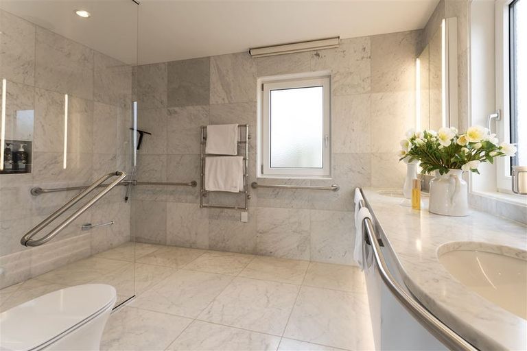 Photo of property in 62a Holly Road, St Albans, Christchurch, 8014