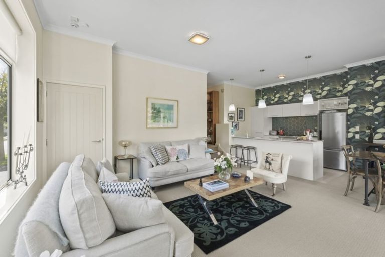 Photo of property in 1 Kensington Drive, Orewa, 0931