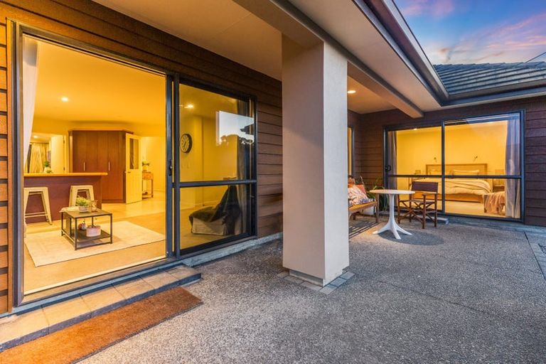 Photo of property in 28 Navigation Drive, Whitby, Porirua, 5024