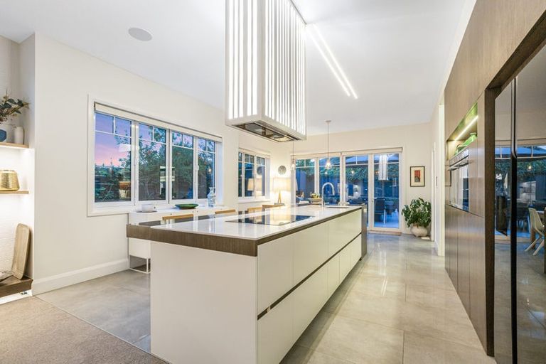 Photo of property in 15 Nikau Street, Eastbourne, Lower Hutt, 5013