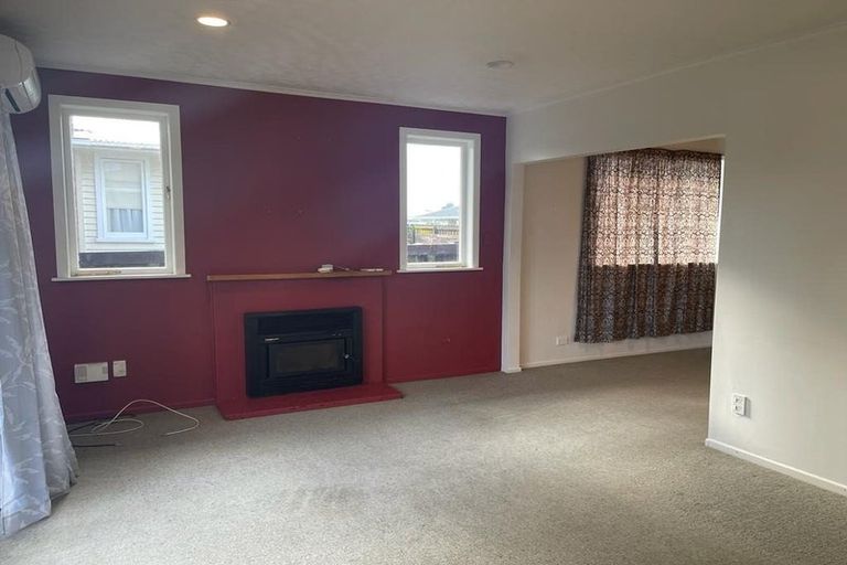 Photo of property in 13 Larnoch Road, Henderson, Auckland, 0610