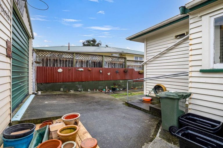 Photo of property in 14 Tainui Street, Castlecliff, Whanganui, 4501