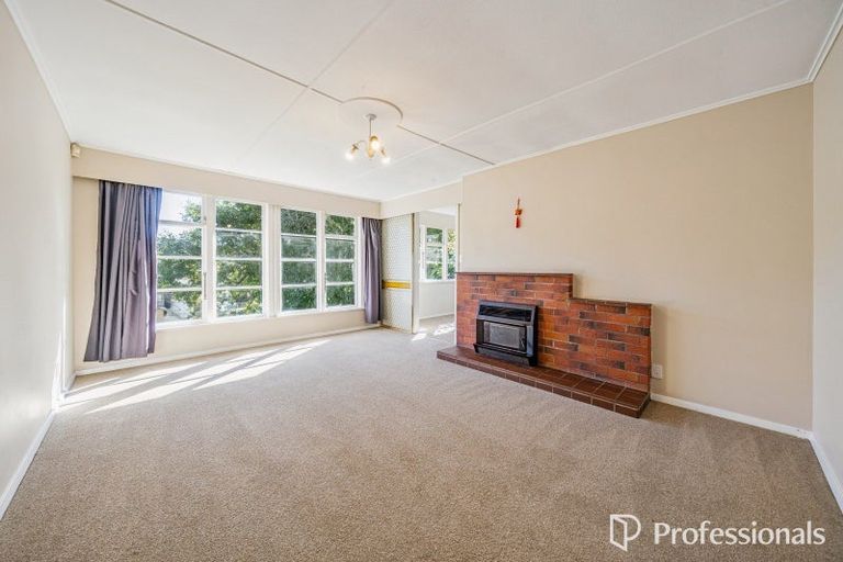Photo of property in 5 Delaney Drive, Stokes Valley, Lower Hutt, 5019