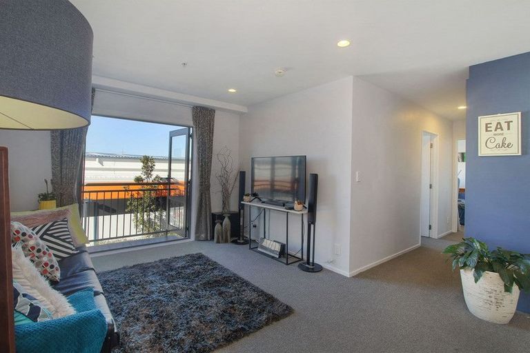 Photo of property in 2q/10 Crown Lynn Place, New Lynn, Auckland, 0600