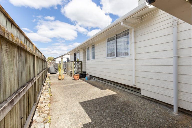 Photo of property in 11 Perrin Place, Kelvin Grove, Palmerston North, 4414