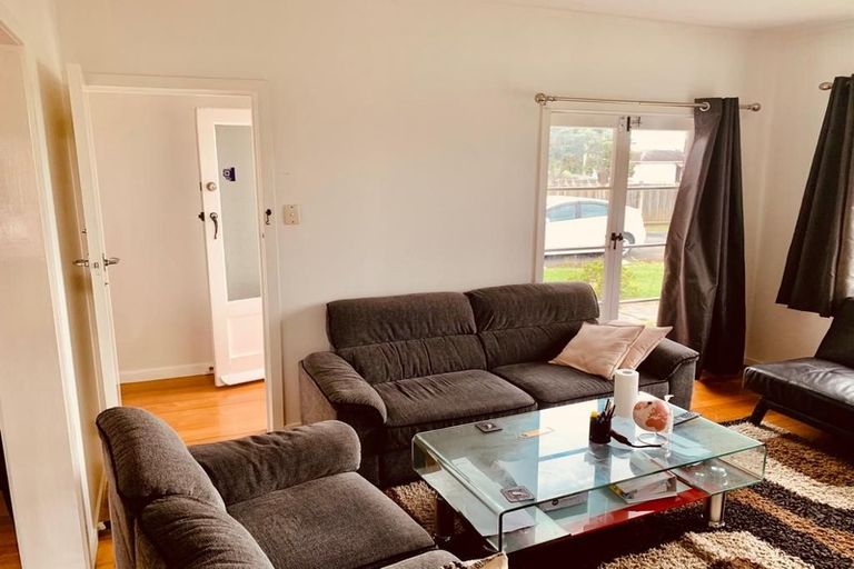 Photo of property in 32 Reid Road, New Lynn, Auckland, 0600