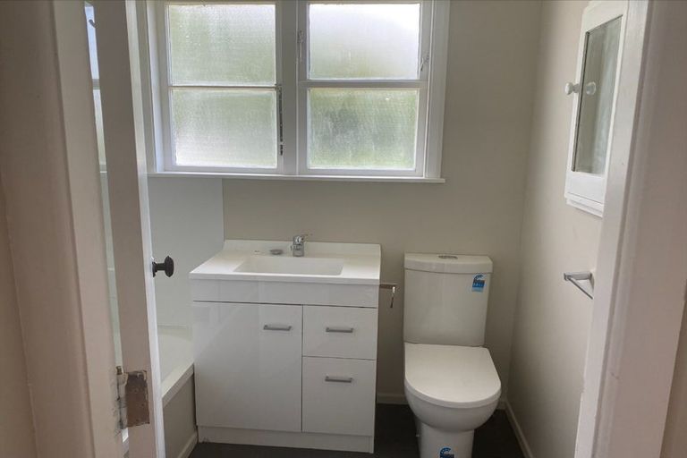 Photo of property in 11 Goldsmith Crescent, Levin, 5510