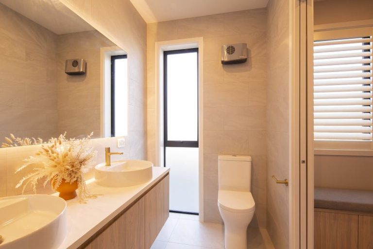 Photo of property in 11a Double Cone Road, Jacks Point, Queenstown, 9371