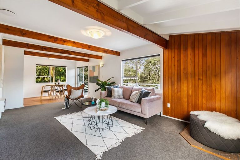 Photo of property in 1/70 Glamorgan Drive, Torbay, Auckland, 0630