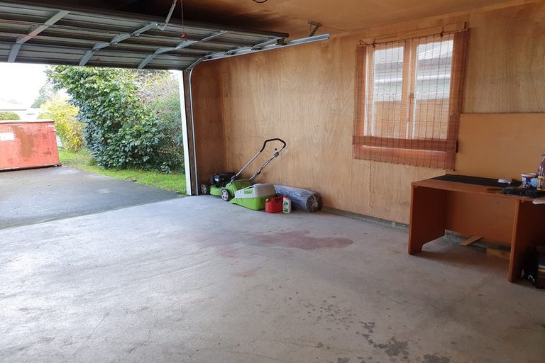 Photo of property in 1 Henderson Street, Dannevirke, 4930