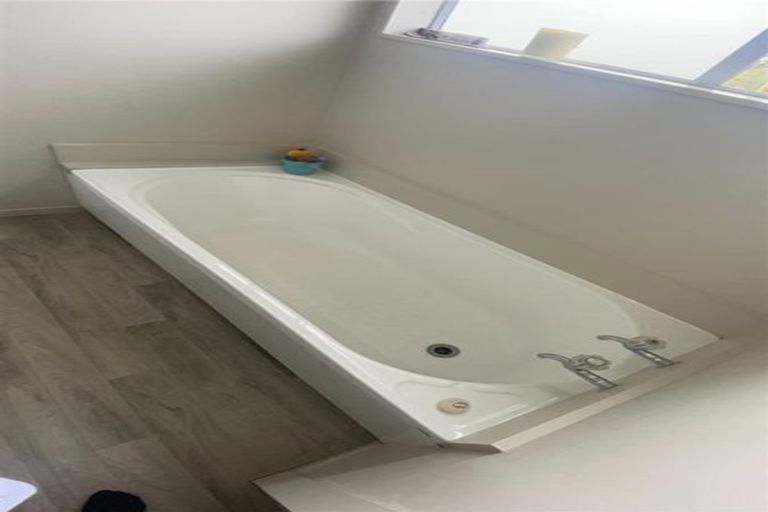 Photo of property in 28/24 Eastglen Road, Glen Eden, Auckland, 0602