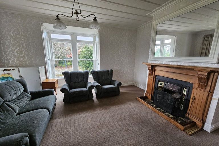 Photo of property in 74 Riverbank Road, Inch Clutha, Kaitangata, 9281