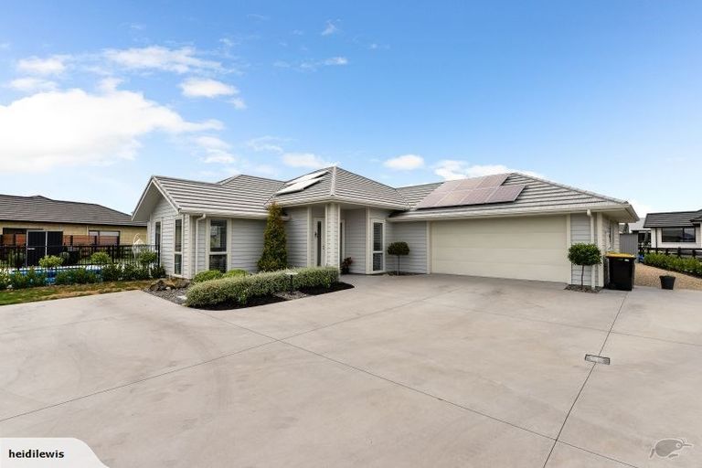 Photo of property in 32 Mike Smith Drive, Cambridge, 3434