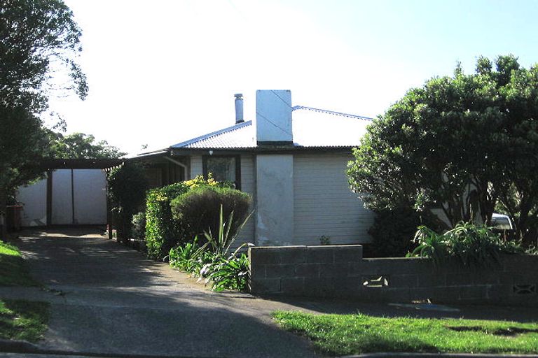 Photo of property in 6 Te Puke Street, Titahi Bay, Porirua, 5022