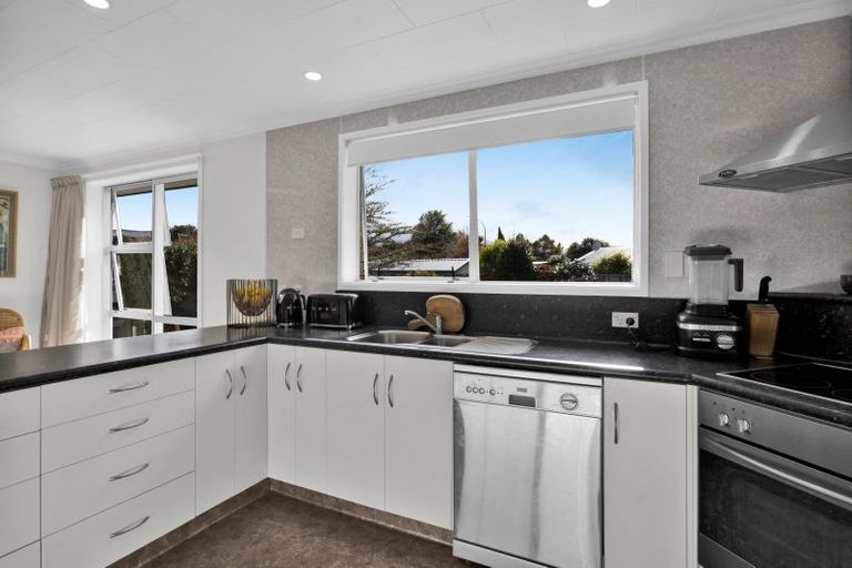 Photo of property in 26 Oberon Street, Stratford, 4332