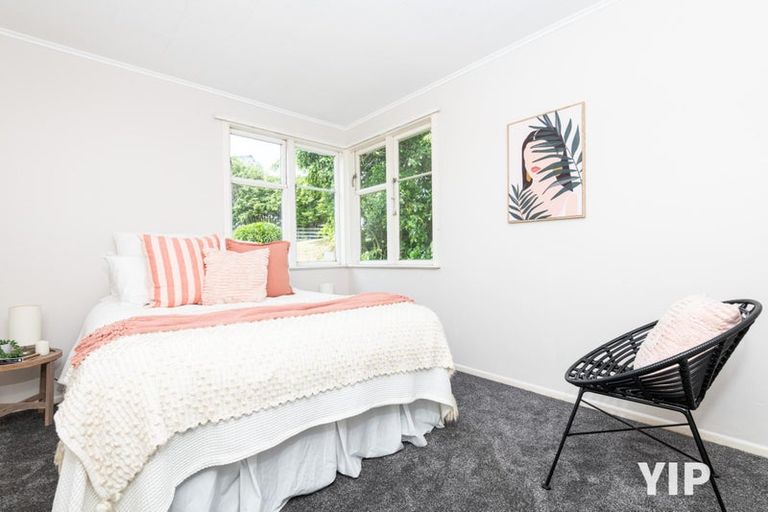 Photo of property in 115 Ruskin Road, Newlands, Wellington, 6037
