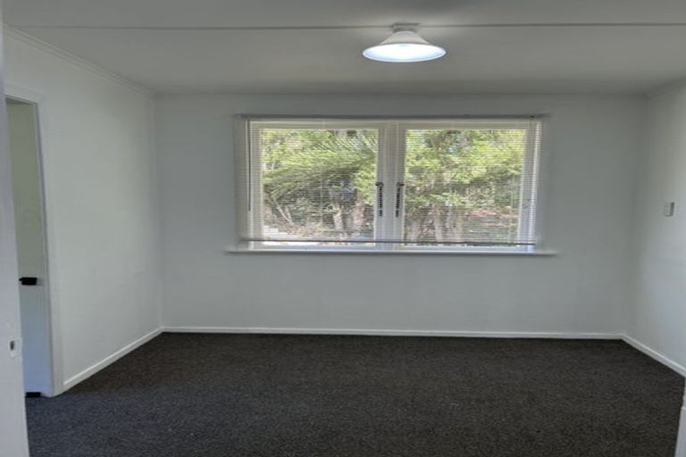 Photo of property in 9 Berkshire Grove, Cannons Creek, Porirua, 5024